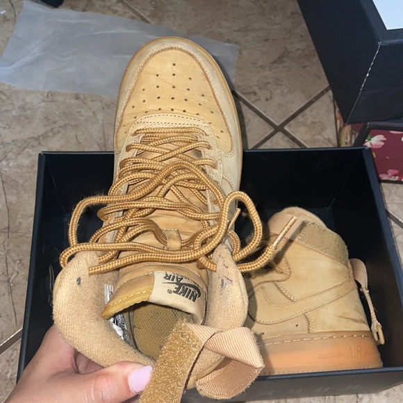 Nike Air Force - Picture 2 of 9